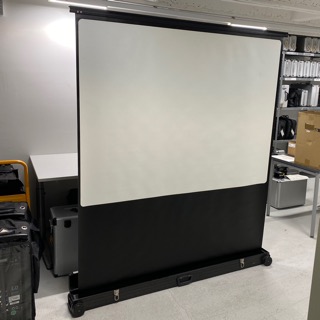 Leinwand mit Stativ (150x150)